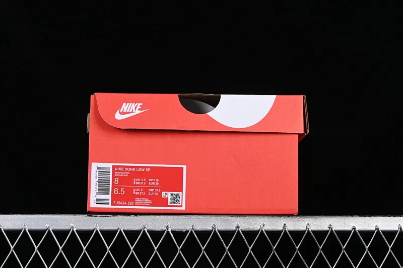 All categories Nk SB Dunk series Nk SB Dunk Low low-top sneakers Nk Dunk Low limited edition snake pattern mocha SB low-top casual skateboard shoes FJ5434-120